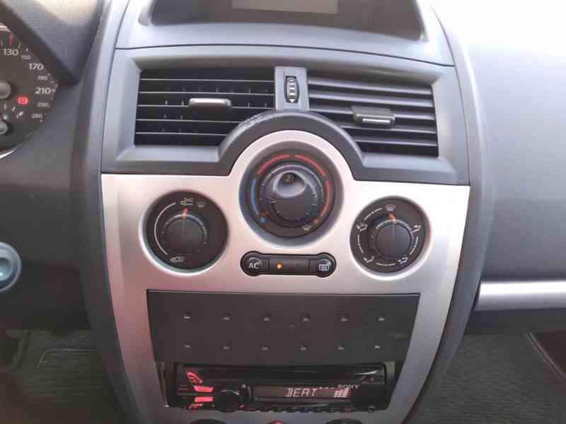 RENAULT MEGANE 1.4 16V 72kW ČR - foto 15