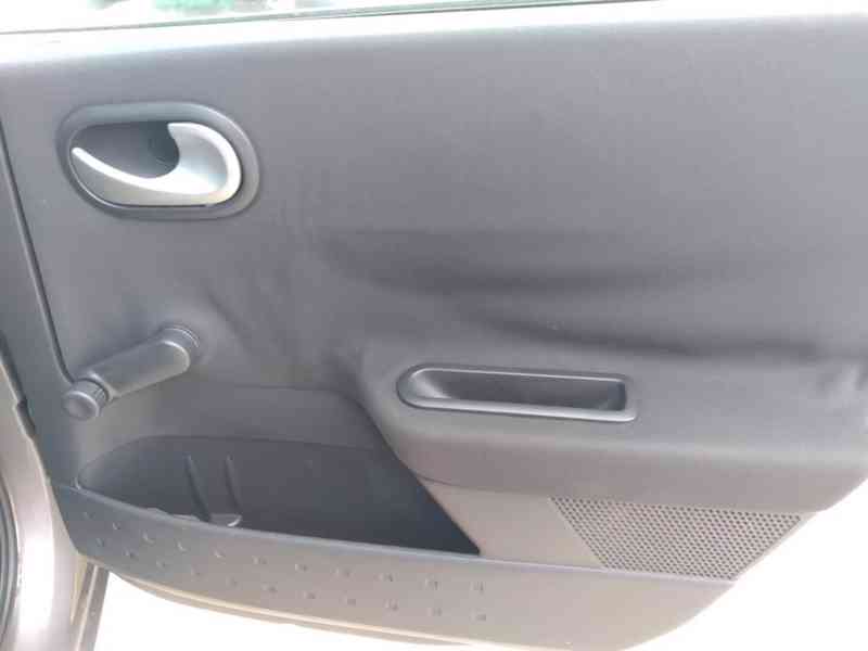 RENAULT MEGANE 1.4 16V 72kW ČR - foto 26