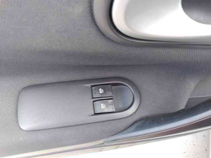 RENAULT MEGANE 1.4 16V 72kW ČR - foto 19