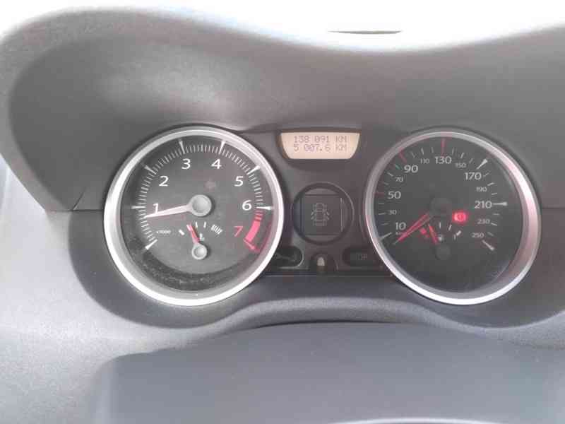 RENAULT MEGANE 1.4 16V 72kW ČR - foto 14