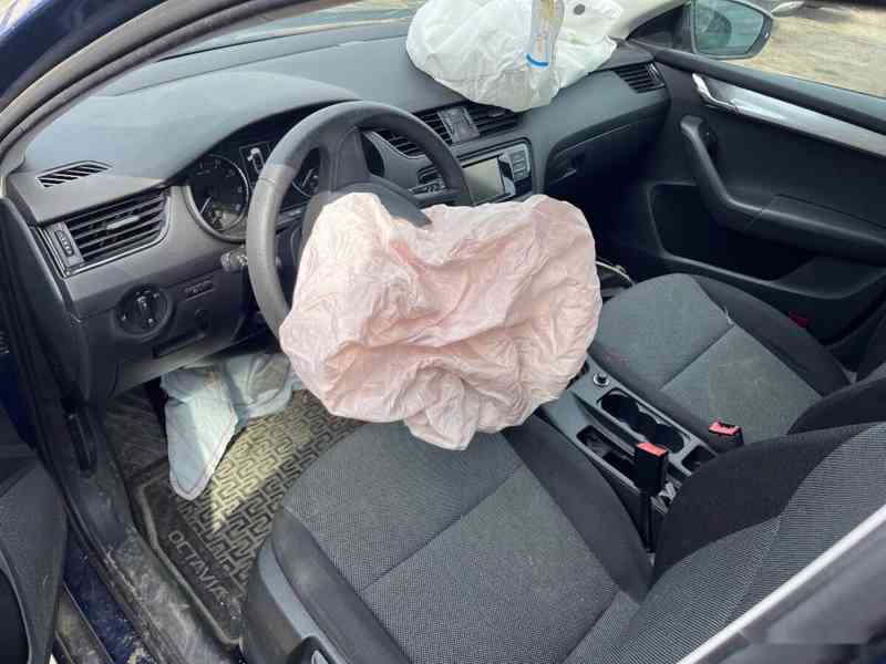 Škoda Octavia 1.4 TSI 81kw CNG rok 2015 - foto 7