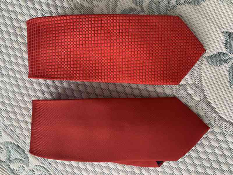 Kravata, odstíny červené barvy - foto 2