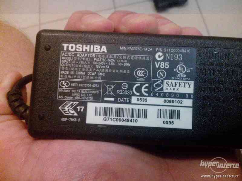 Nabízím nabíječku k notebooku Toshiba (č.1) - foto 1