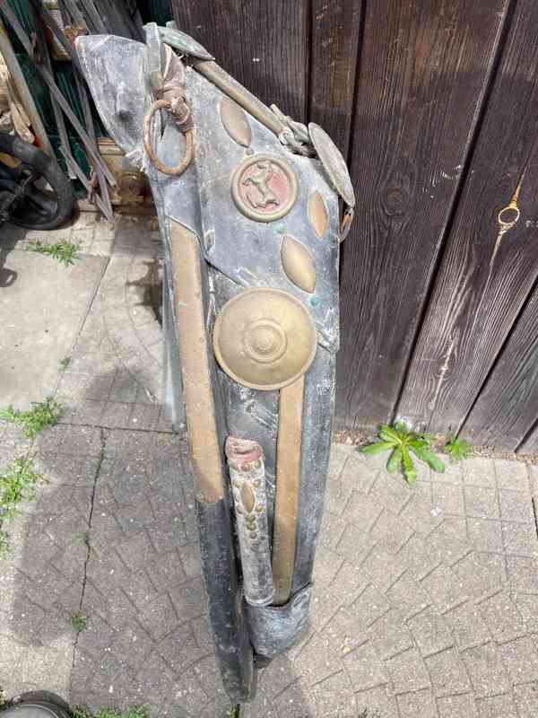 Chomout - foto 2
