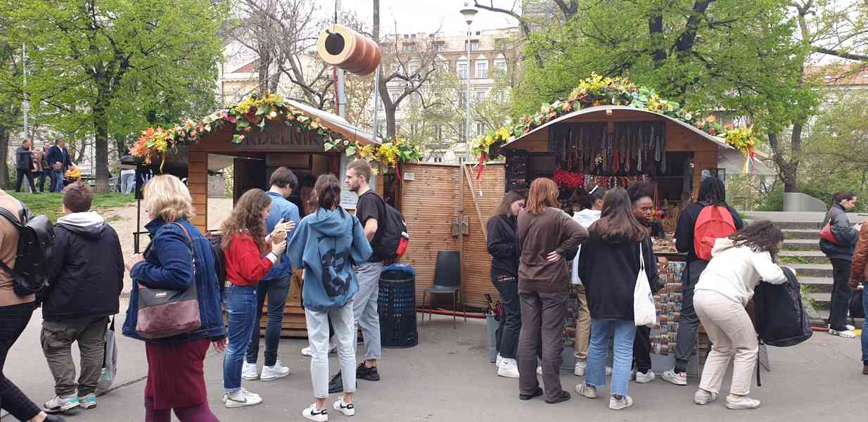 STÁNEK NA PRONÁJEM - foto 3