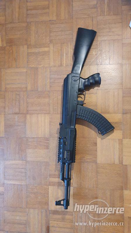 AK-47 - foto 1