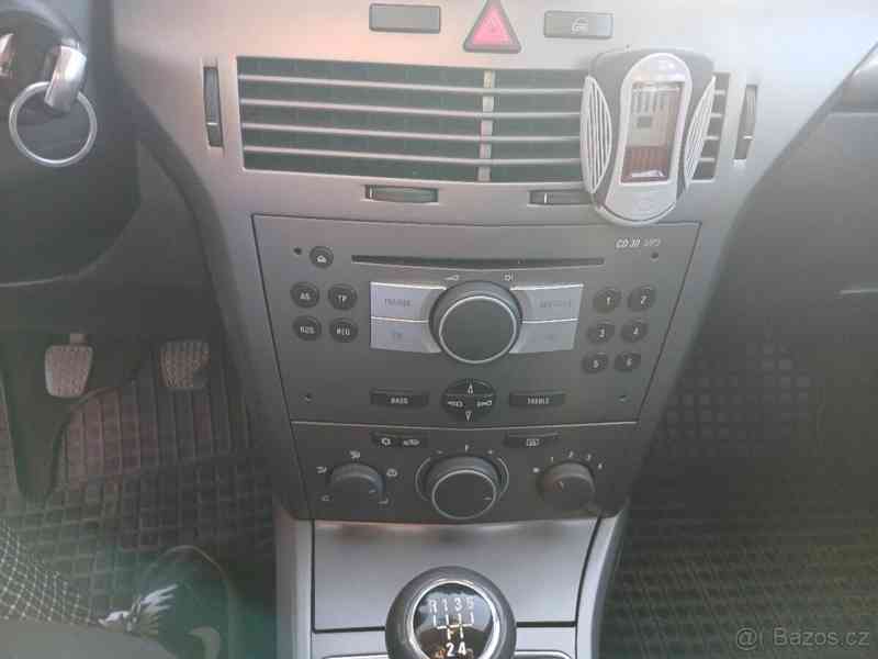 Opel Astra 1,6   16V - foto 9