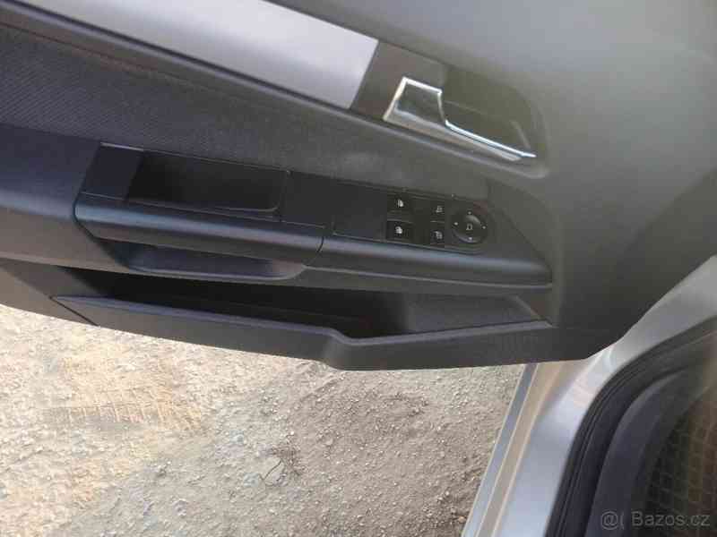 Opel Astra 1,6   16V - foto 7