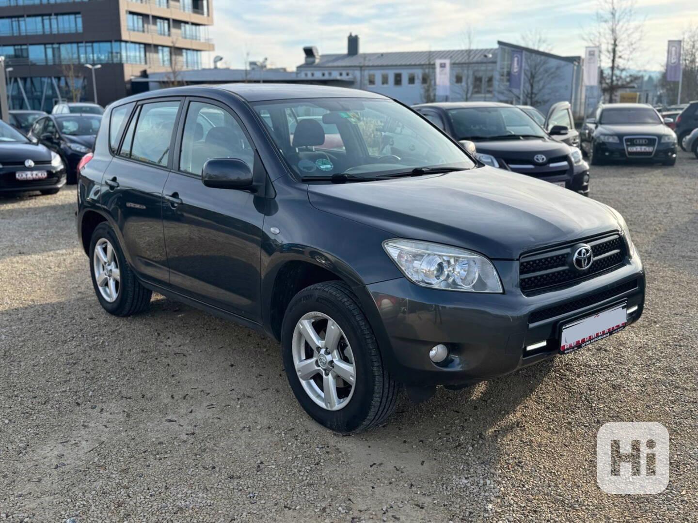 Toyota RAV 4 2,0i Sol 4x4 benzín 112kw - foto 1