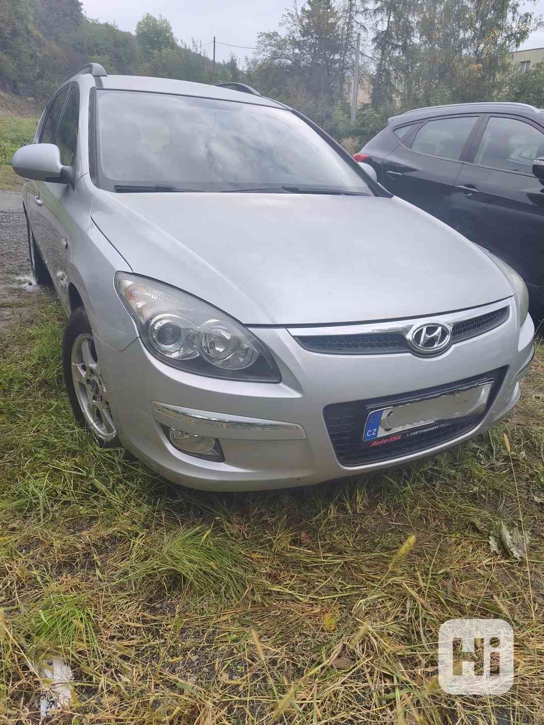 Hyundai i30 1,6 93 kW COMBI (CW) - foto 1