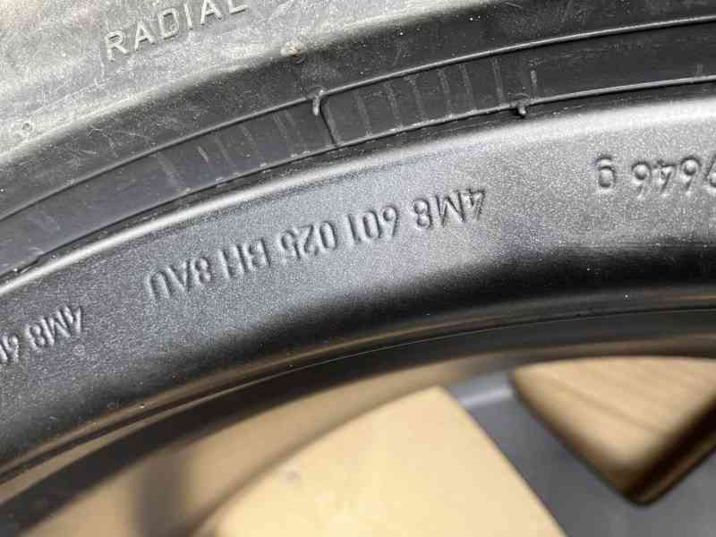 4M8601025CM alu kolo kola r23 rsq8 sq8 - foto 11