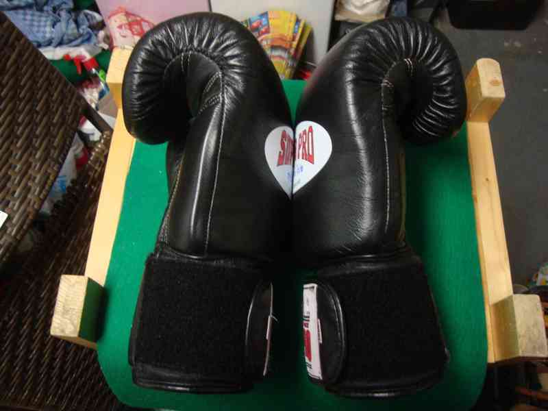 Rukavice kvalitní SUPER PRO Box Kickbox Muay Thai 16OZ - foto 8
