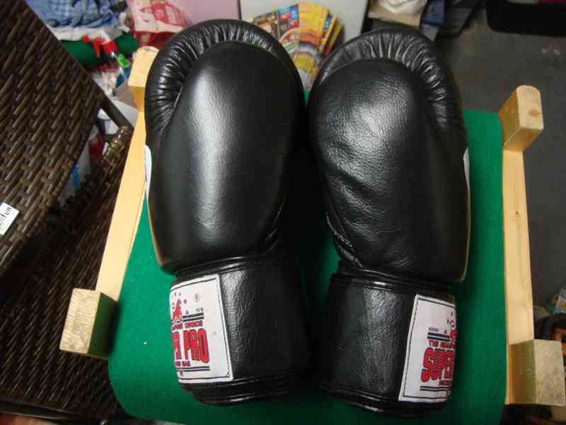 Rukavice kvalitní SUPER PRO Box Kickbox Muay Thai 16OZ - foto 6