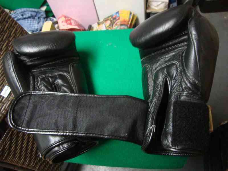 Rukavice kvalitní SUPER PRO Box Kickbox Muay Thai 16OZ - foto 11