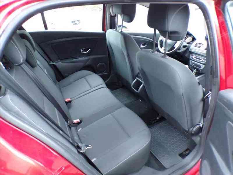 Renault Megane 1,5 dCi TEMPOMAT,DIGI KLIMA - foto 11