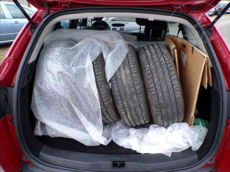 Renault Megane 1,5 dCi TEMPOMAT,DIGI KLIMA - foto 10