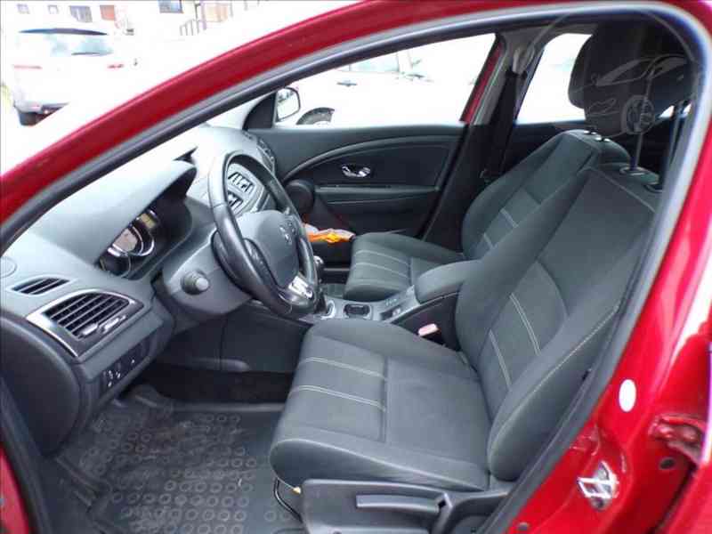 Renault Megane 1,5 dCi TEMPOMAT,DIGI KLIMA - foto 8