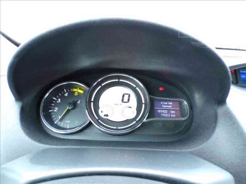 Renault Megane 1,5 dCi TEMPOMAT,DIGI KLIMA - foto 6