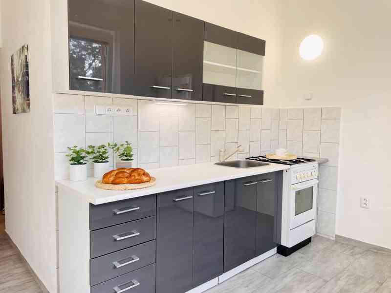 Pronájem světlého 3+1 s balkónem, cihla, 66 m2, volný ihned - foto 2