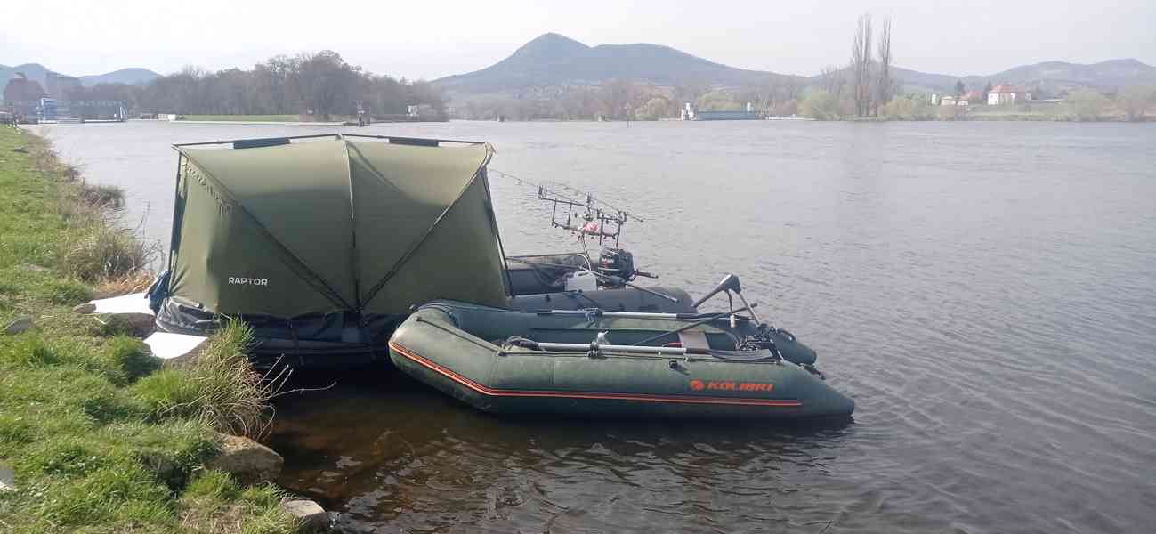 Člun Raptor 470 + kompletní vybavení k tomu. - foto 6