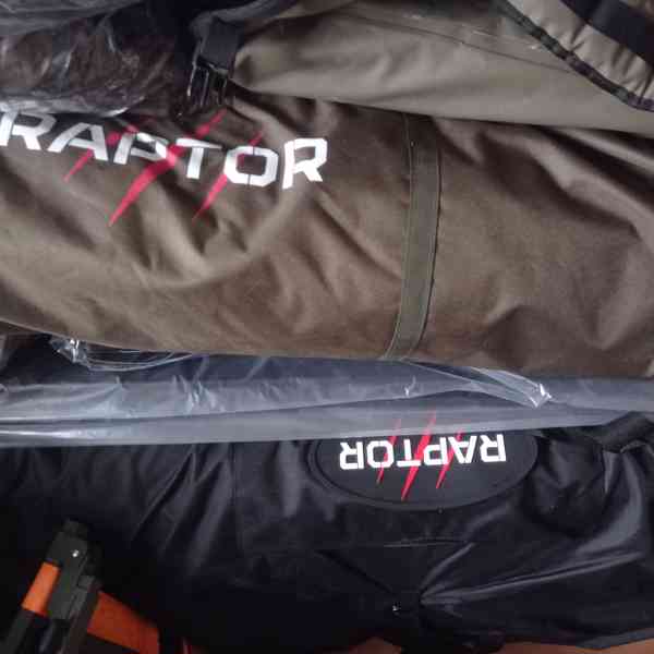 Člun Raptor 470 + kompletní vybavení k tomu. - foto 9