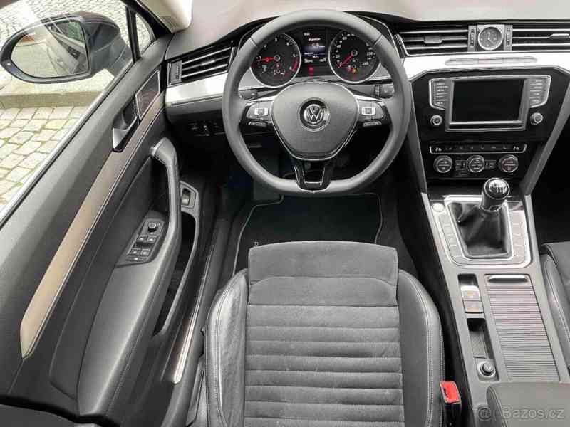 Volkswagen Passat 2,0   TDI 140 KW | 2017 | TOP STAV | - foto 12