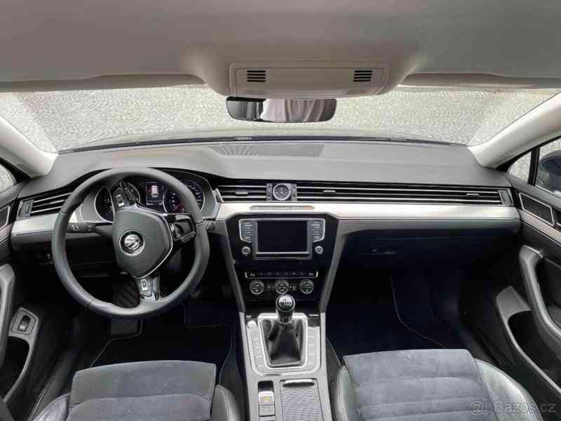 Volkswagen Passat 2,0   TDI 140 KW | 2017 | TOP STAV | - foto 16