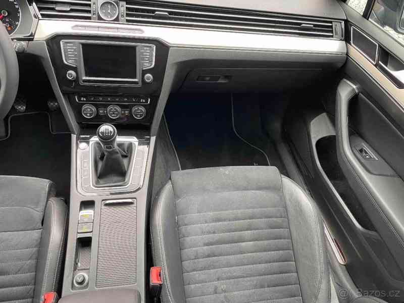 Volkswagen Passat 2,0   TDI 140 KW | 2017 | TOP STAV | - foto 13
