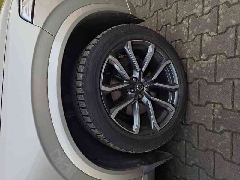 Volvo XC90 - foto 13