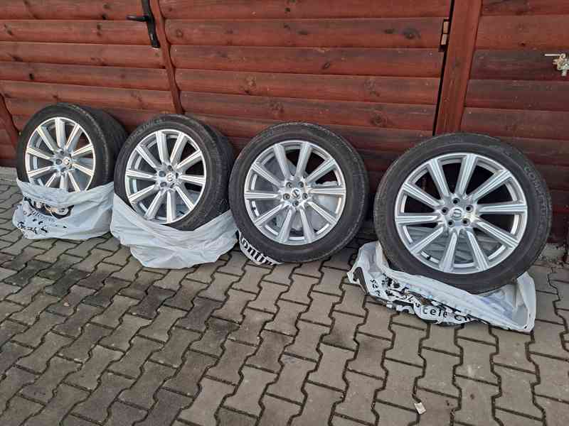 Volvo XC90 - foto 11