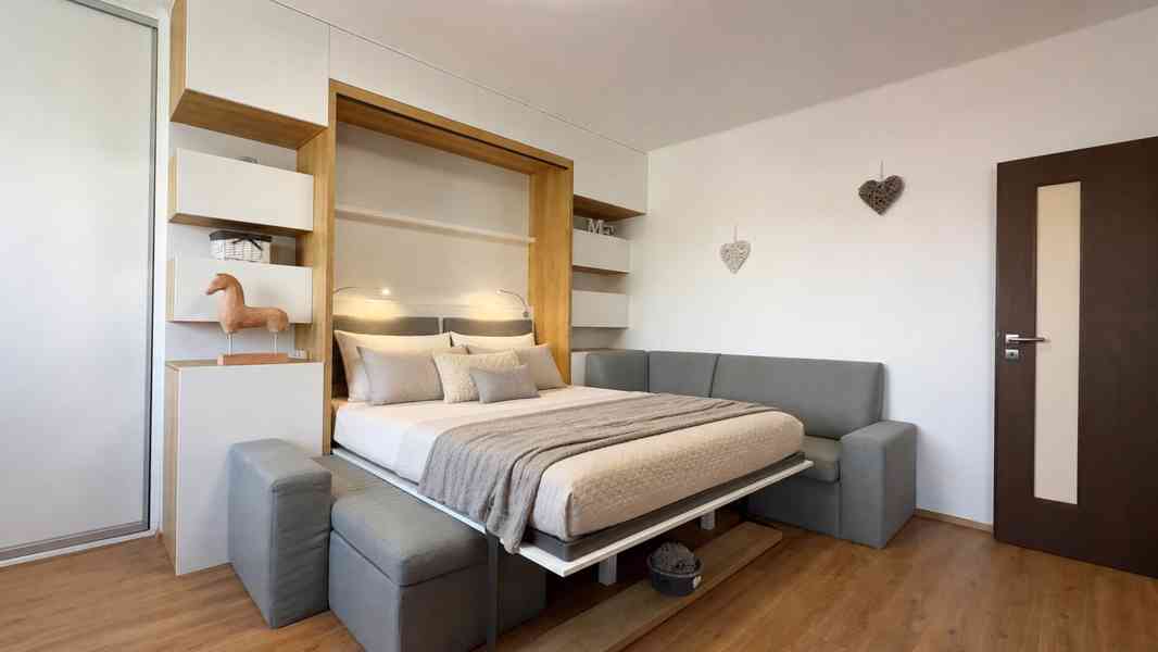 Prodej plně klimatizovaného bytu 2+kk po renovaci - foto 3