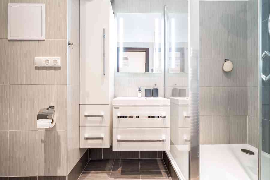 Prodej plně klimatizovaného bytu 2+kk po renovaci - foto 12
