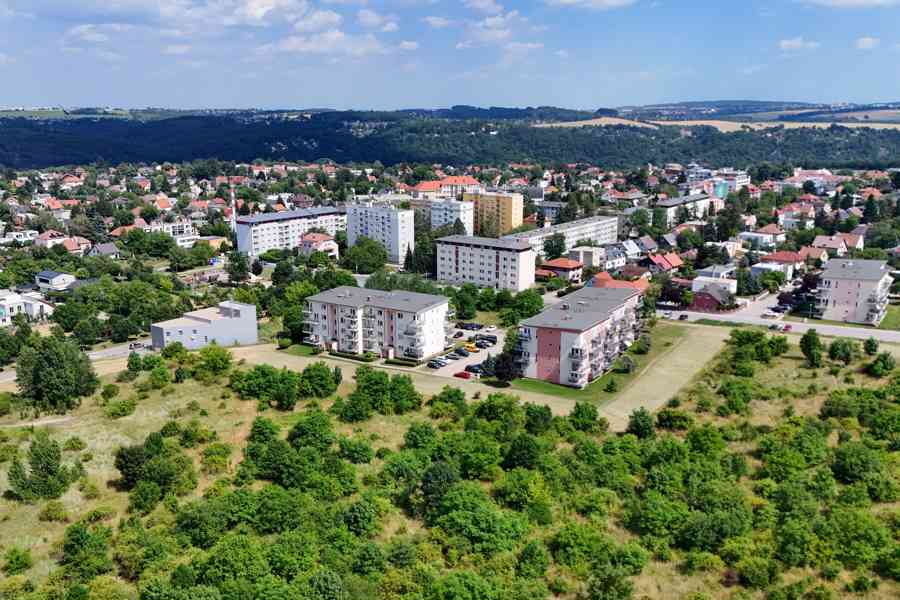 Prodej plně klimatizovaného bytu 2+kk po renovaci - foto 18