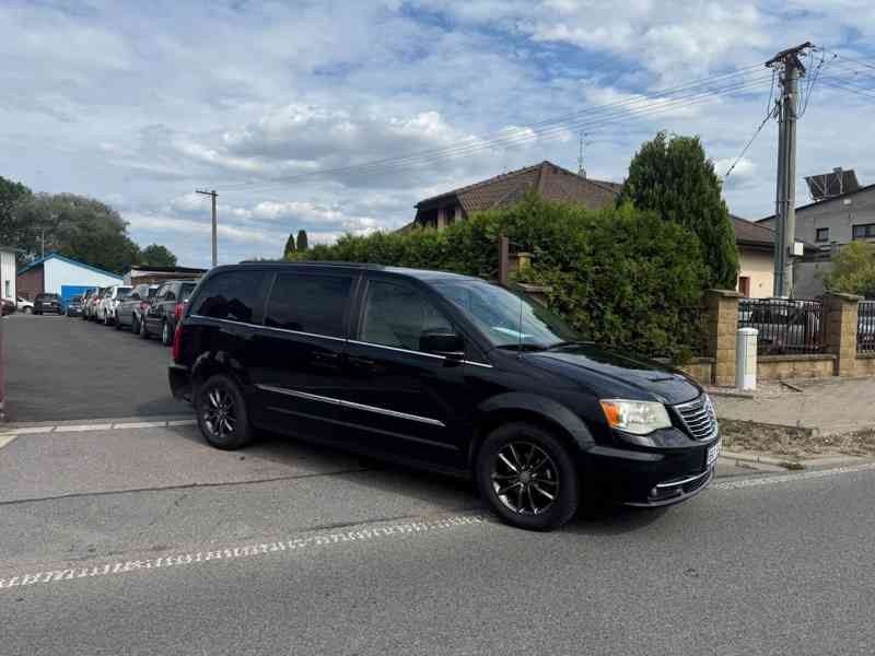 Chrysler Town & Country 3.6 RT Stown DVD RT 2012 - foto 1