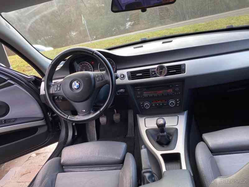 BMW E90 320i LPG zachovalé  - foto 11