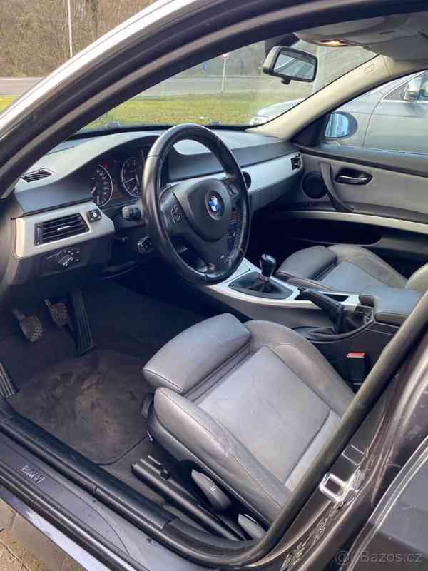 BMW E90 320i LPG zachovalé  - foto 8