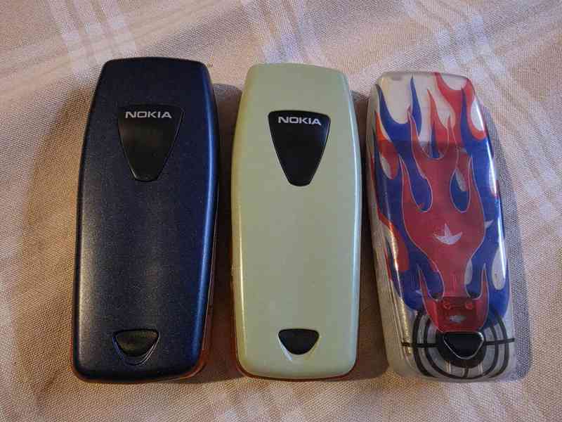Mobilní telefon Nokia 2x 3510i a 3510 - foto 2