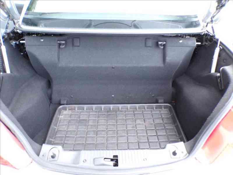 Opel Tigra 1,4 16V KLIMATIZACE - foto 12