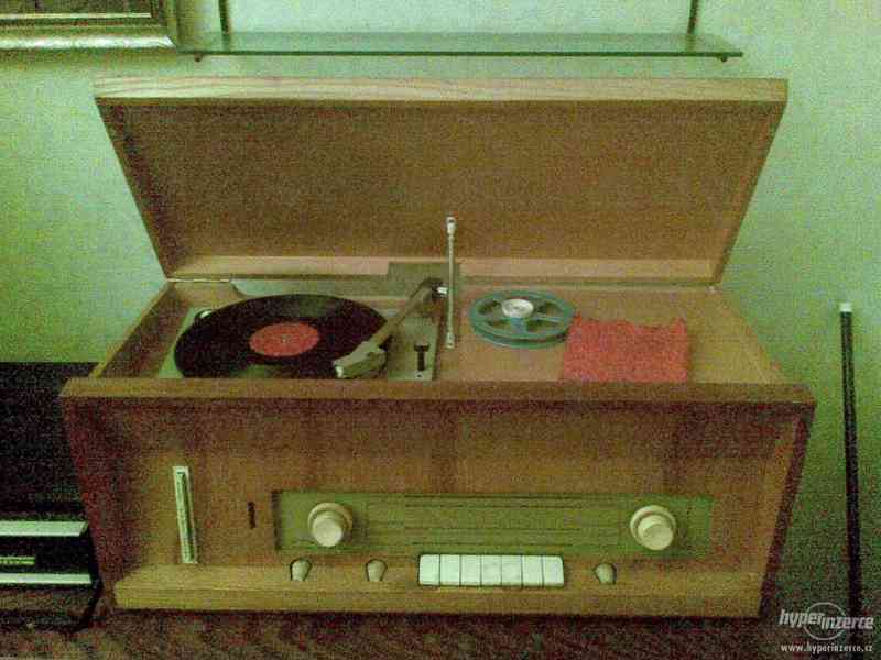 Prodám staré rádio s gramofonem - foto 1
