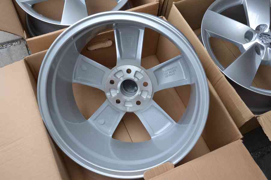 Š.Superb III, Kodiaq,VW B8- NOVÉ 17 orig.alu disky- 7x17, - foto 11