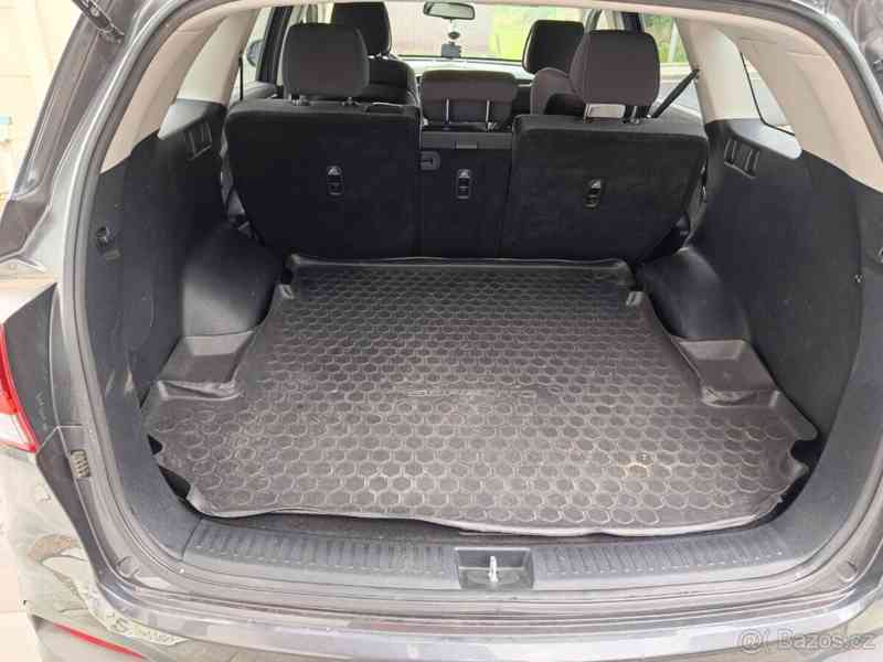 Kia Sorento 2,2   tdi - foto 5