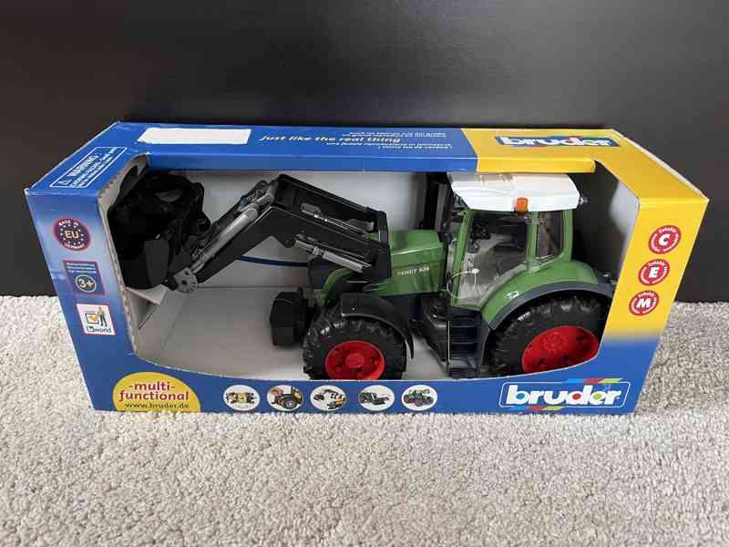 Bruder traktor Fendt 936 Vario + čelní nakladač - foto 2