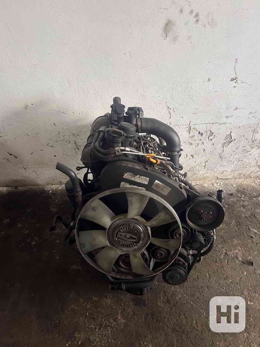 Motor 2,5TDI 100KW VW Crafter 2007 typ BJL prodám - foto 1