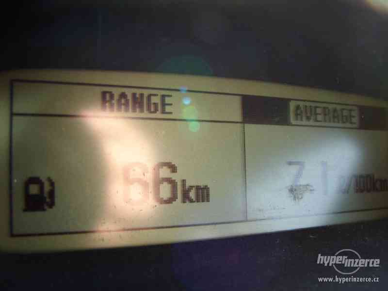 Toyota Avensis 1.6i r.v.2004 1.Majitel Koupeno v ČR (DPH) - foto 9