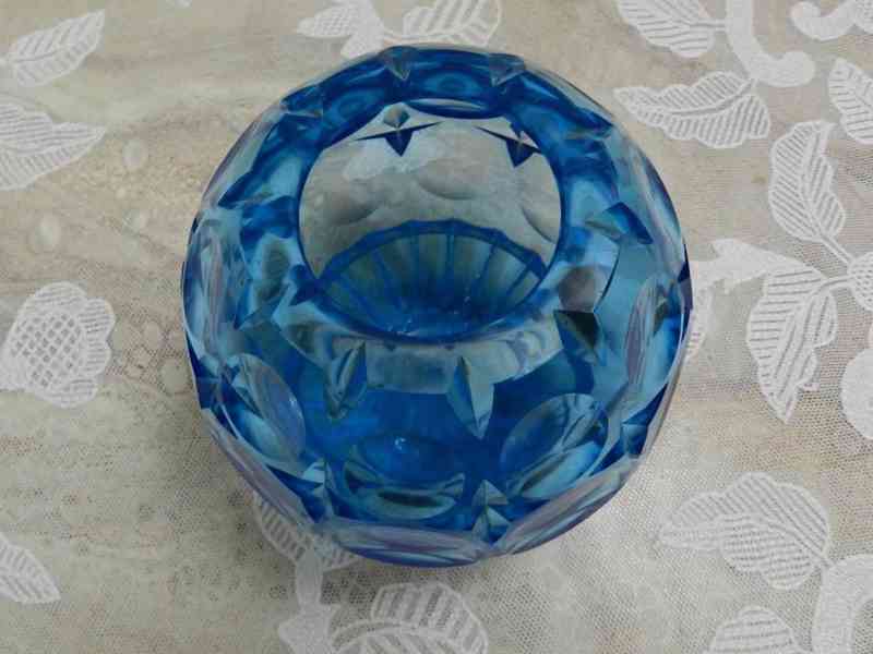 Luxusní stará masivní broušená Váza barva modrá Čechy - foto 6