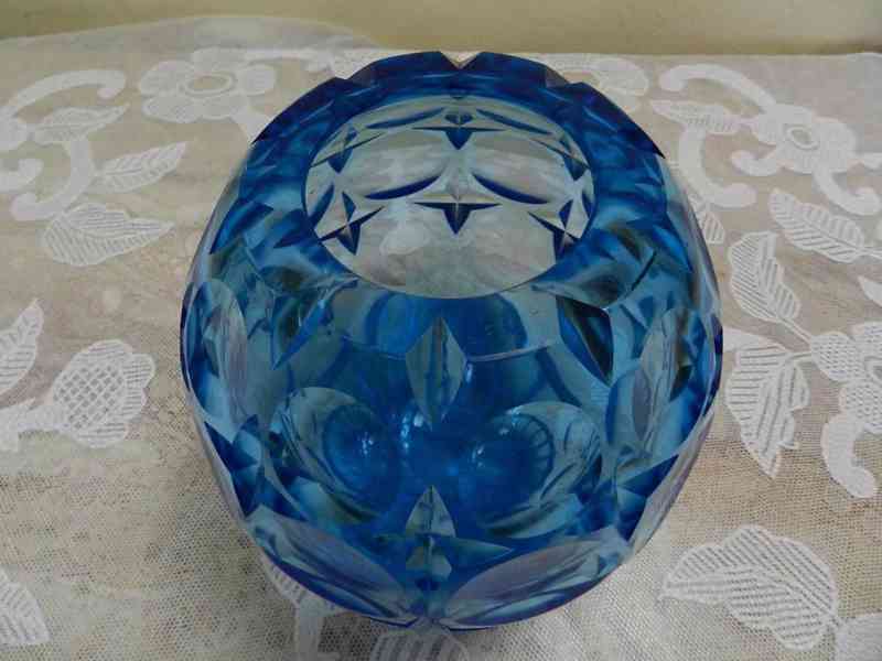 Luxusní stará masivní broušená Váza barva modrá Čechy - foto 5