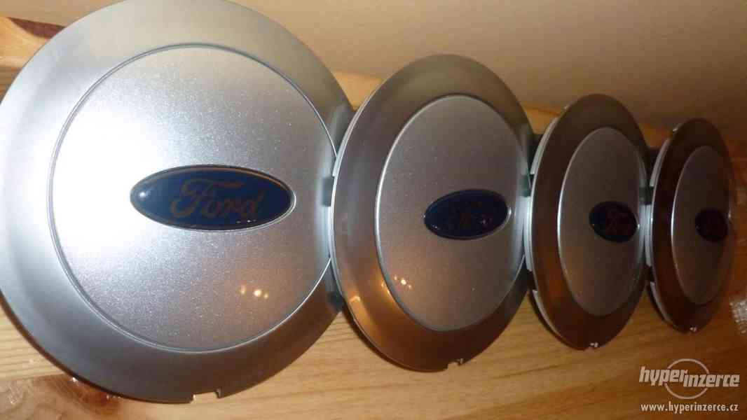 Středy,pokličky alu disků Ford - foto 2