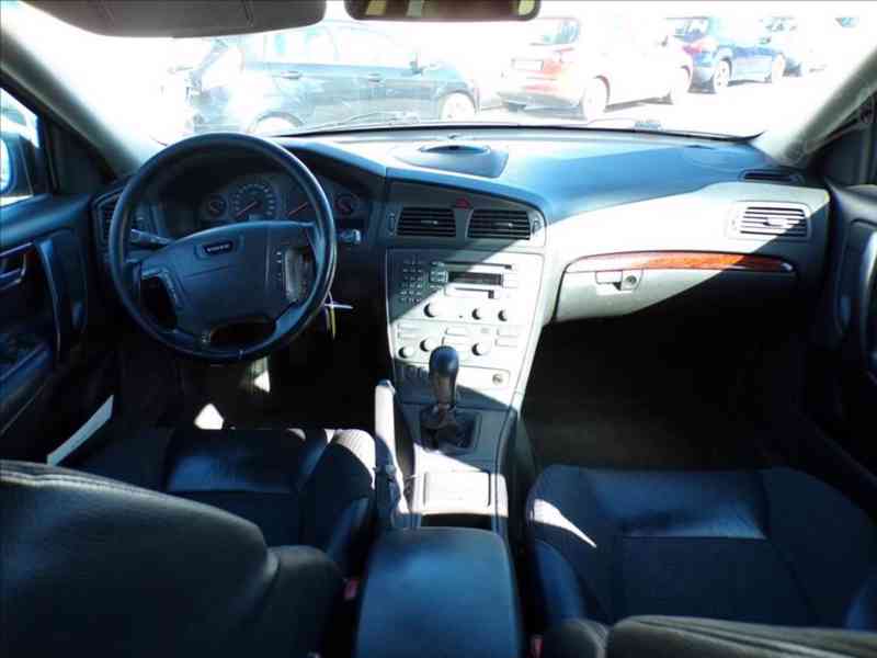 Volvo V70 2,5 TDI TAŽNÉ ZAŘÍZENÍ - foto 5