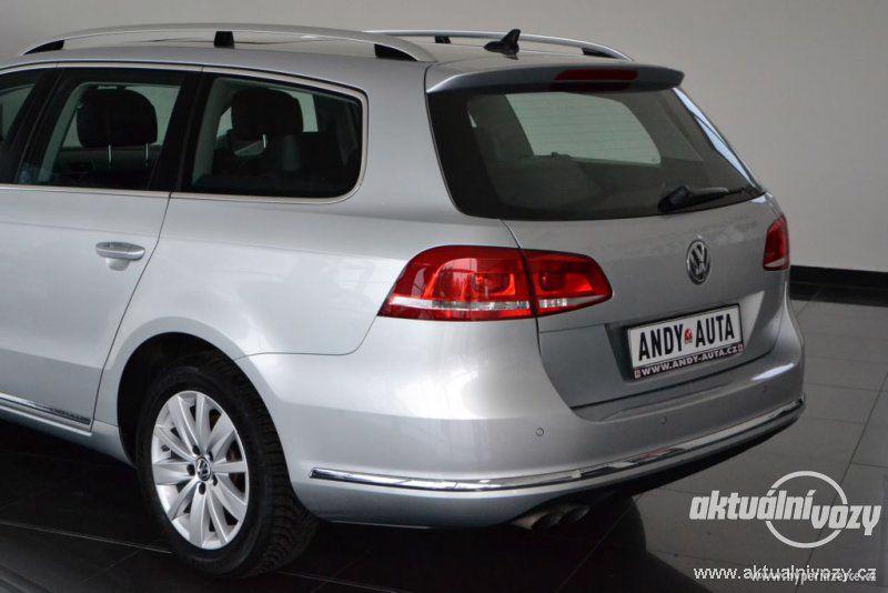 Volkswagen Passat 2.0, nafta, r.v. 2013, navigace, kůže - foto 37
