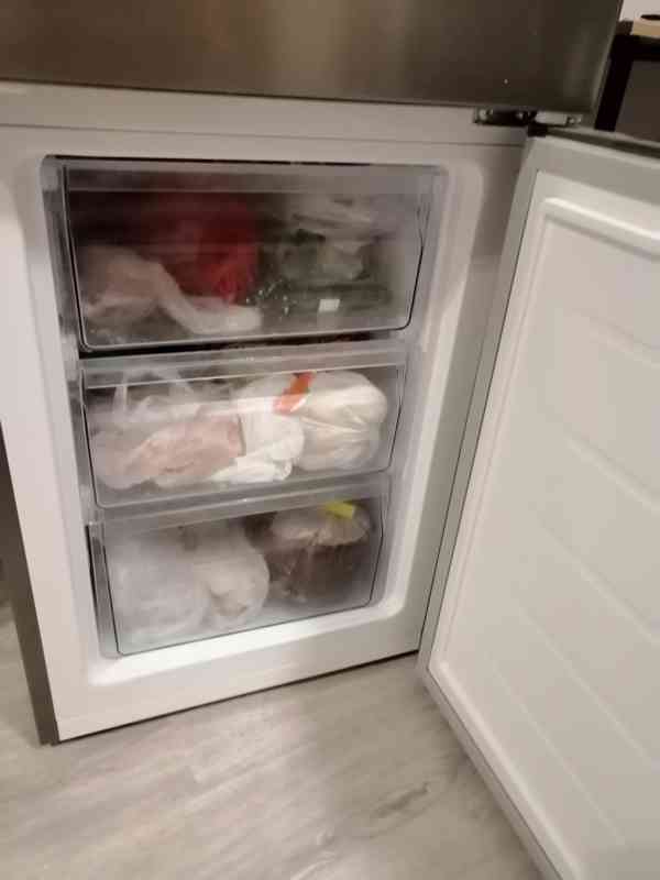 Lednička s mrazákem  - foto 3